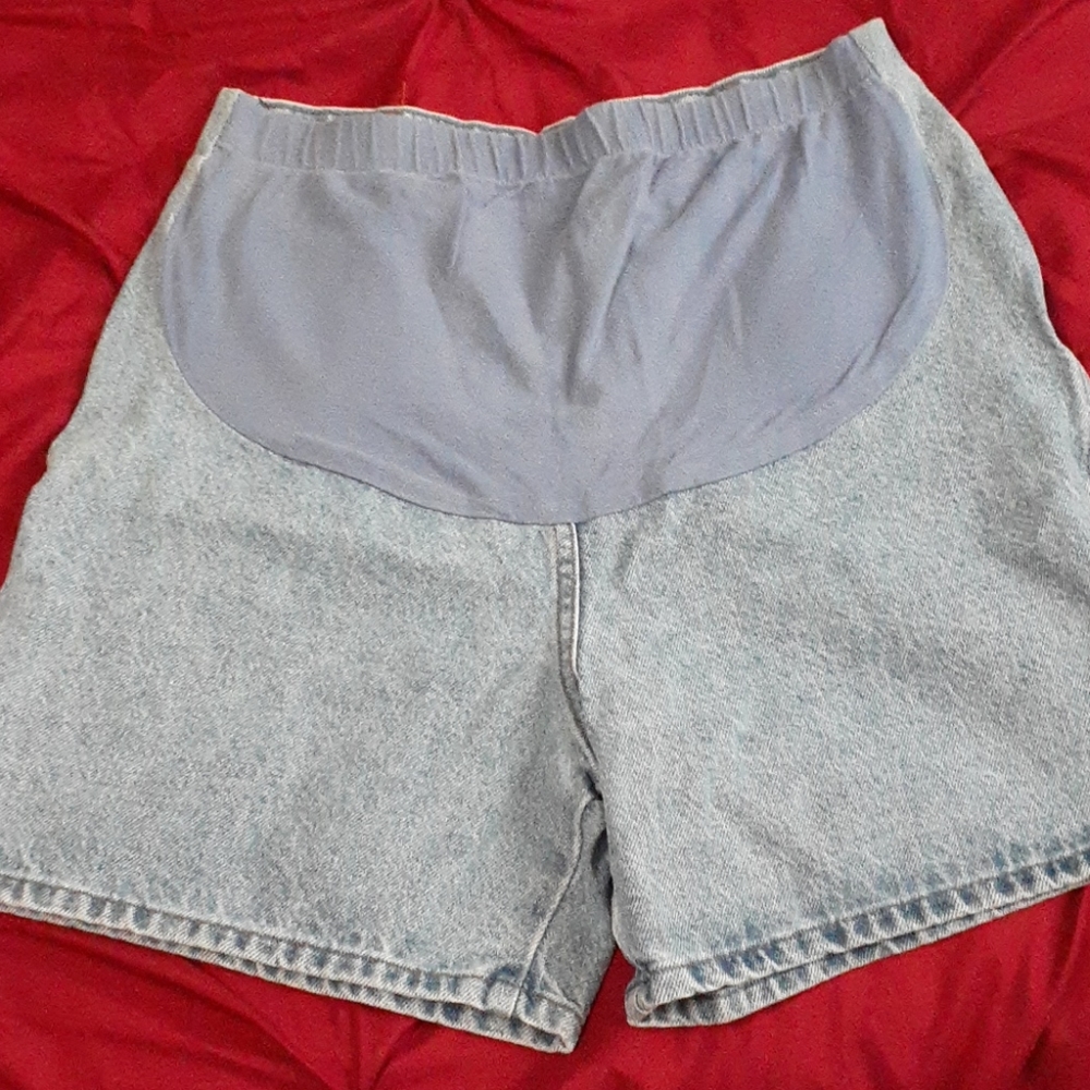 Maternity shorts